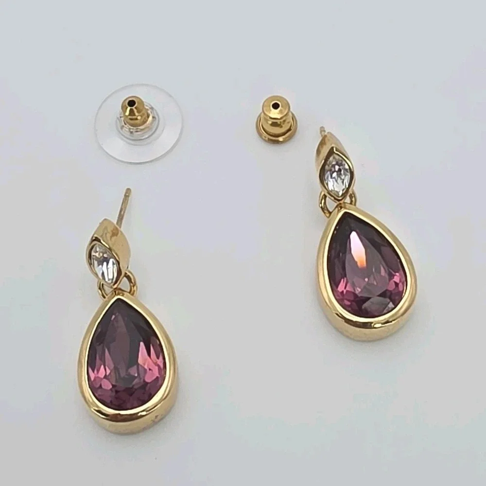 Vtg Signed SWAROVSKI Drop Earrings Plum Colored‎ Pear Cut Crystal 18k Gold Plate